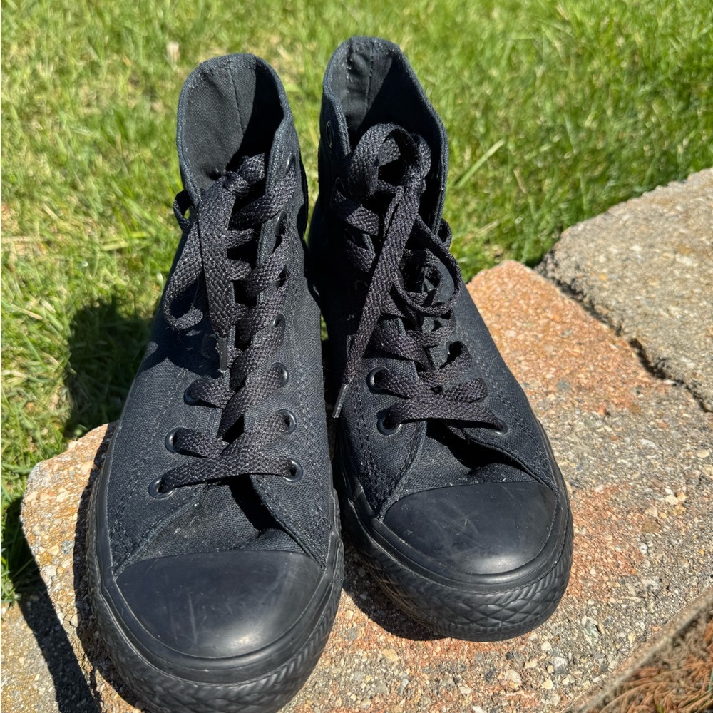 Kids/Womens Black High-Top Sneakers size 3 - Picture 3 of 8